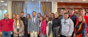 Βράβευση μαθητών του ΓΕΛ Νικήσιανης από τον Αλέξη Πολίτη που διακρίθηκαν σε διεθνή διαγωνισμό